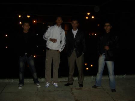 moi  et   mon frere hamza et adil  mon copain et rachid  mon cousin